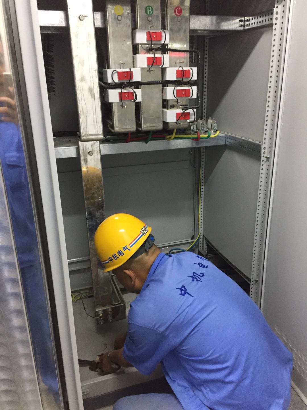 長安大學(xué)科技園設(shè)備安裝現(xiàn)場